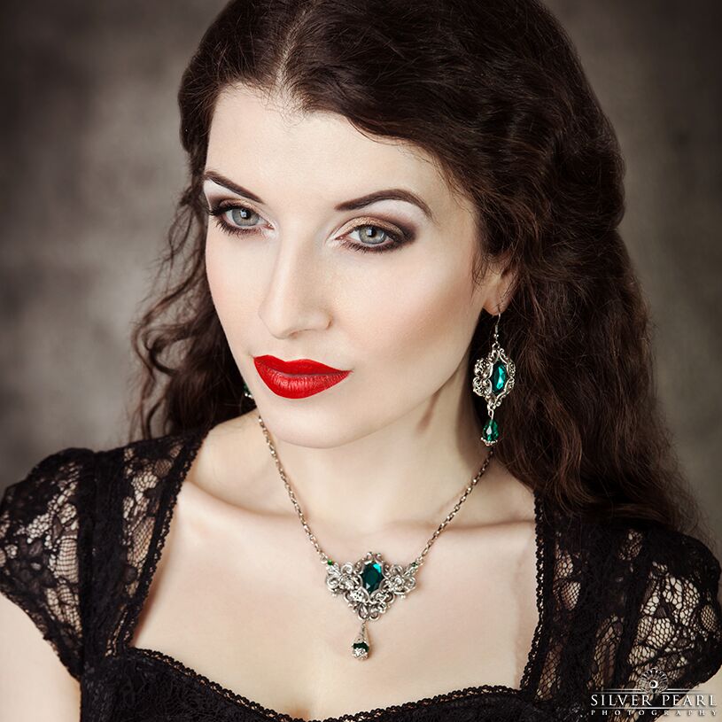 Fleur de Lis jewelry set of necklace and earrings - Image 2