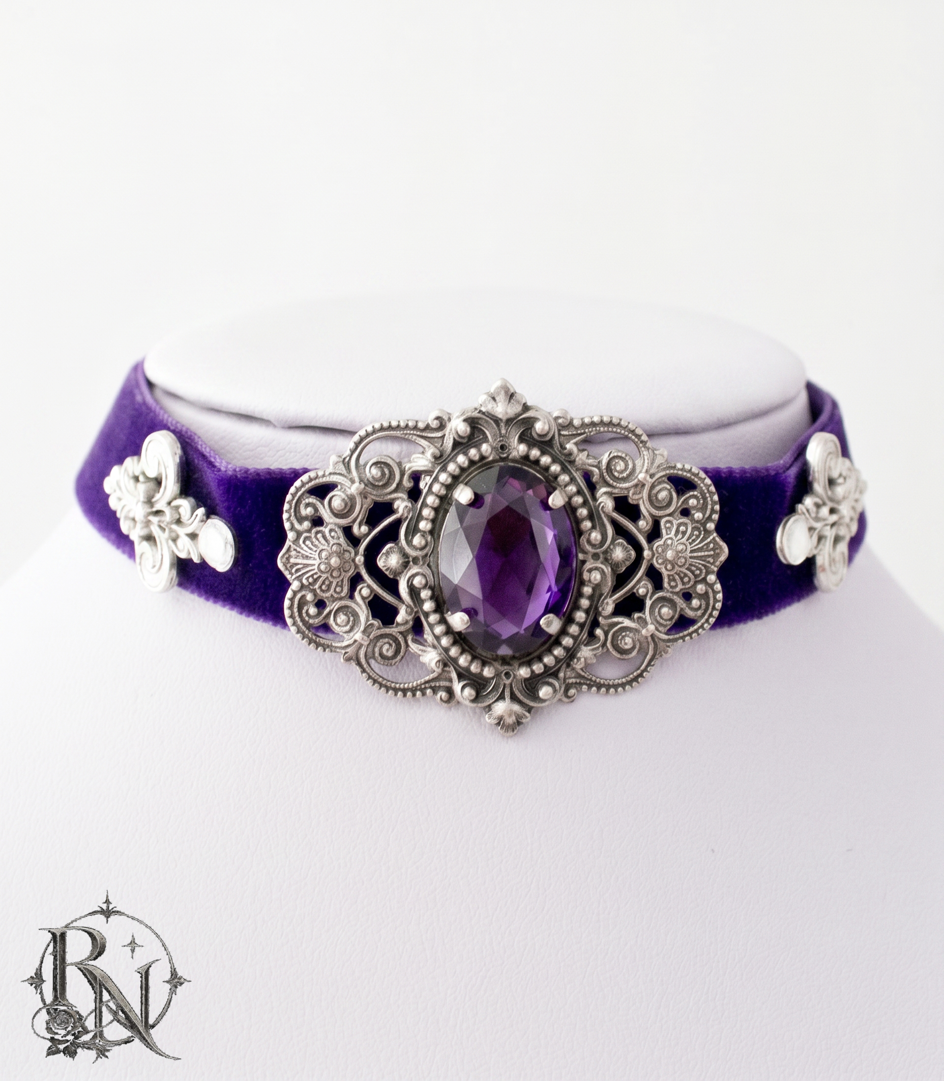 Purple victorian gothic velvet choker with gem