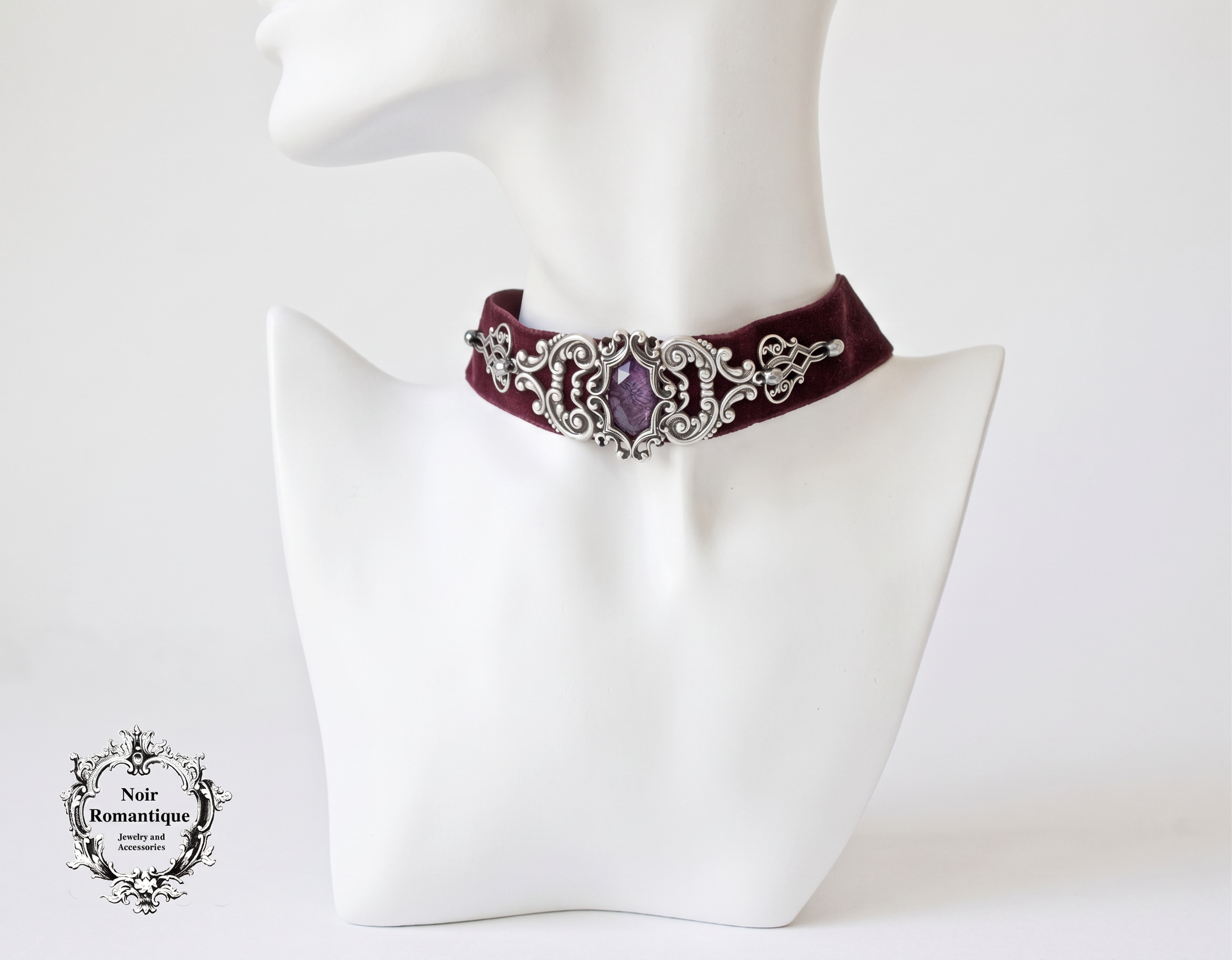 Countess Erzebet's burgundy gothic velvet choker - Image 3