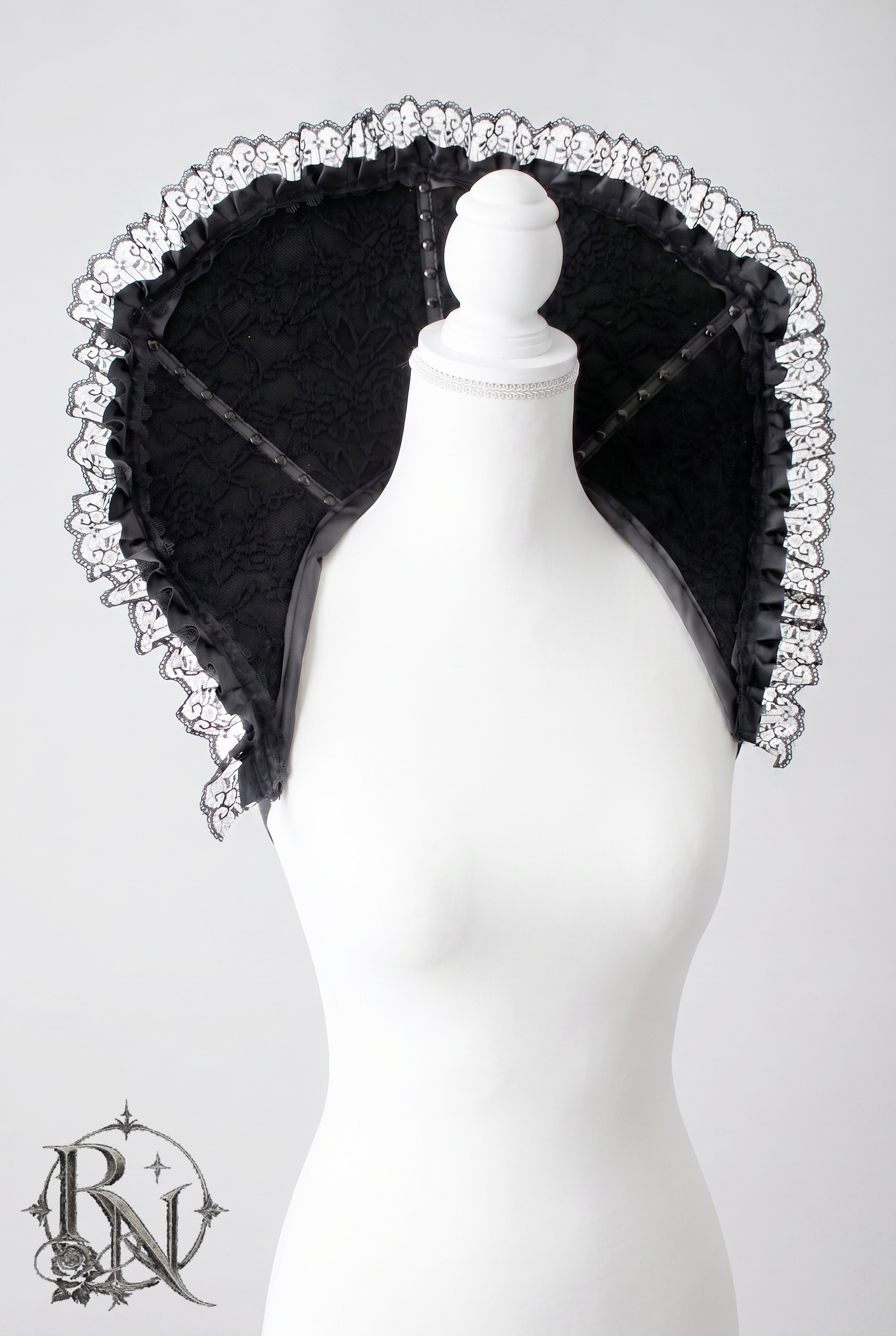 Haute vampire gothic lace stand up collar
