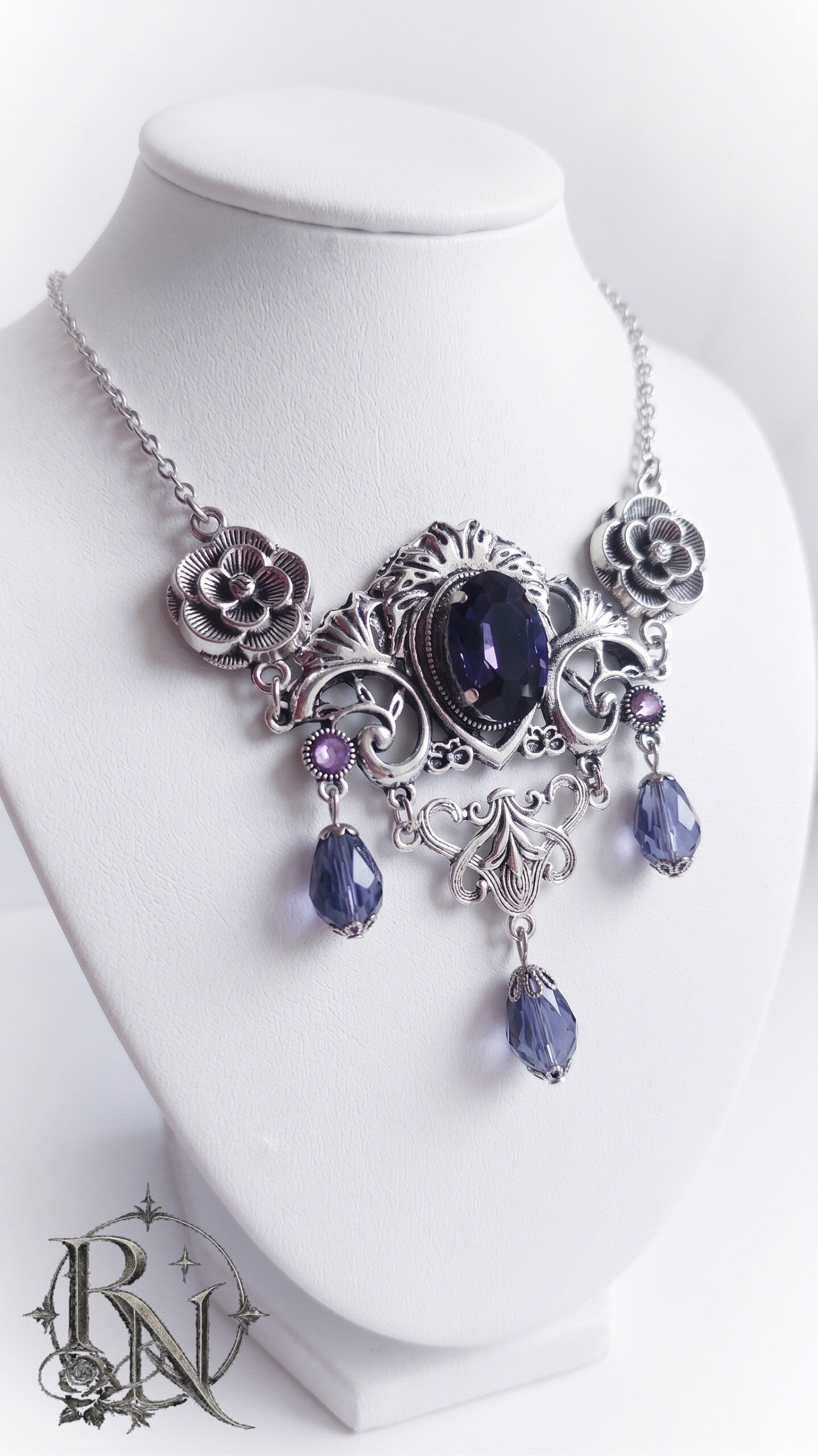 Silver victorian flourish necklace with purple gem - Image 3