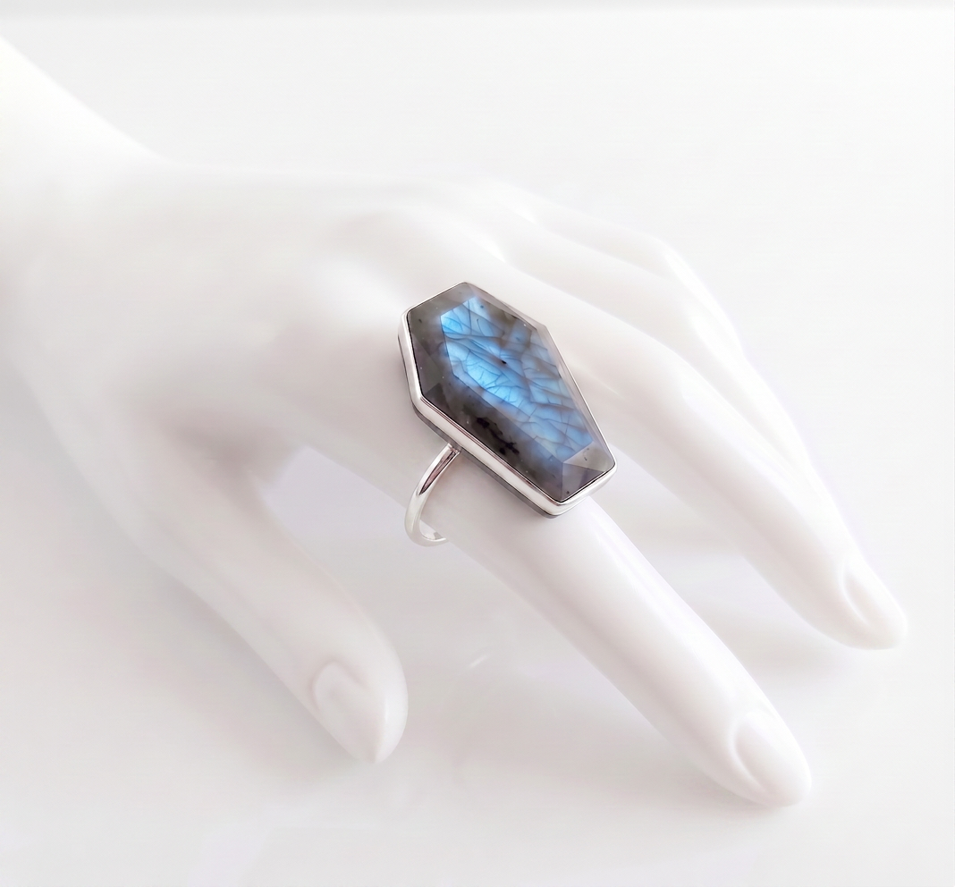 Coffin shaped gothic statement gem ring with Labradorite - Image 3