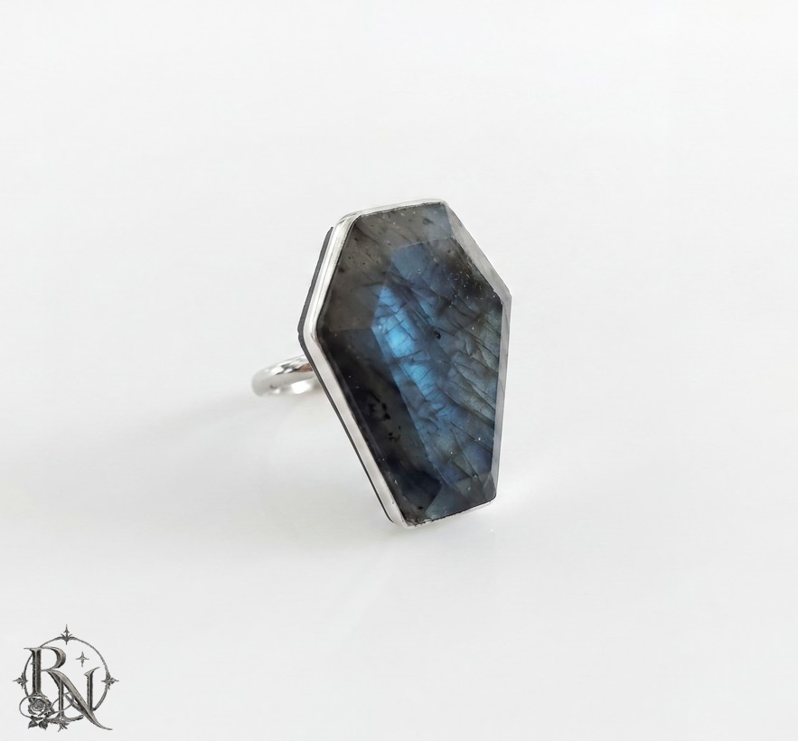 Coffin shaped gothic statement gem ring with Labradorite - Image 2